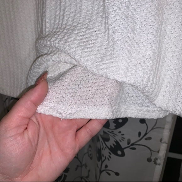 CROSS MY HEART WHITE TOP - Tobi size Medium - Picture 7 of 7